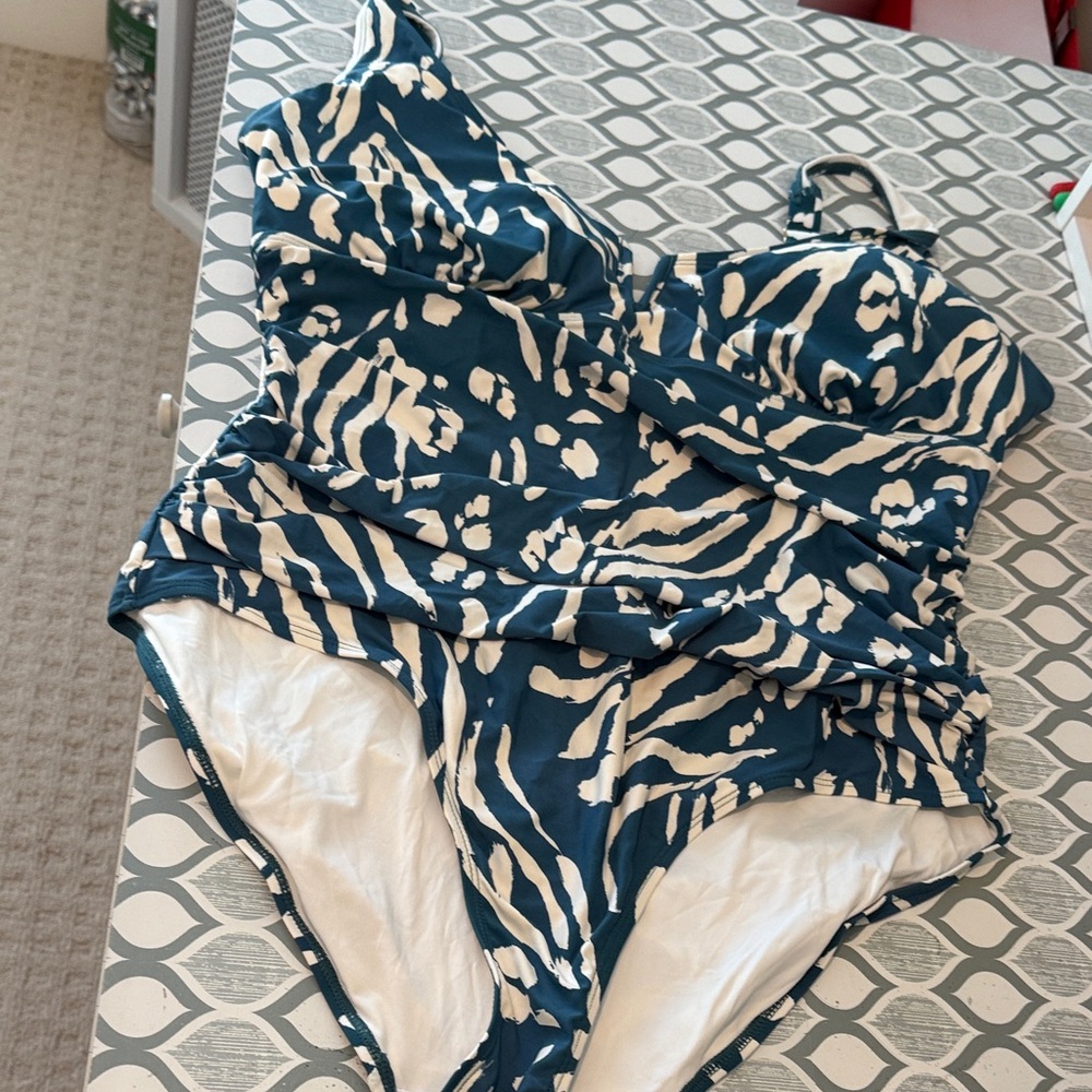 NWOT Anne Cole Teal and White Zebra Print One Piece Swimsuit